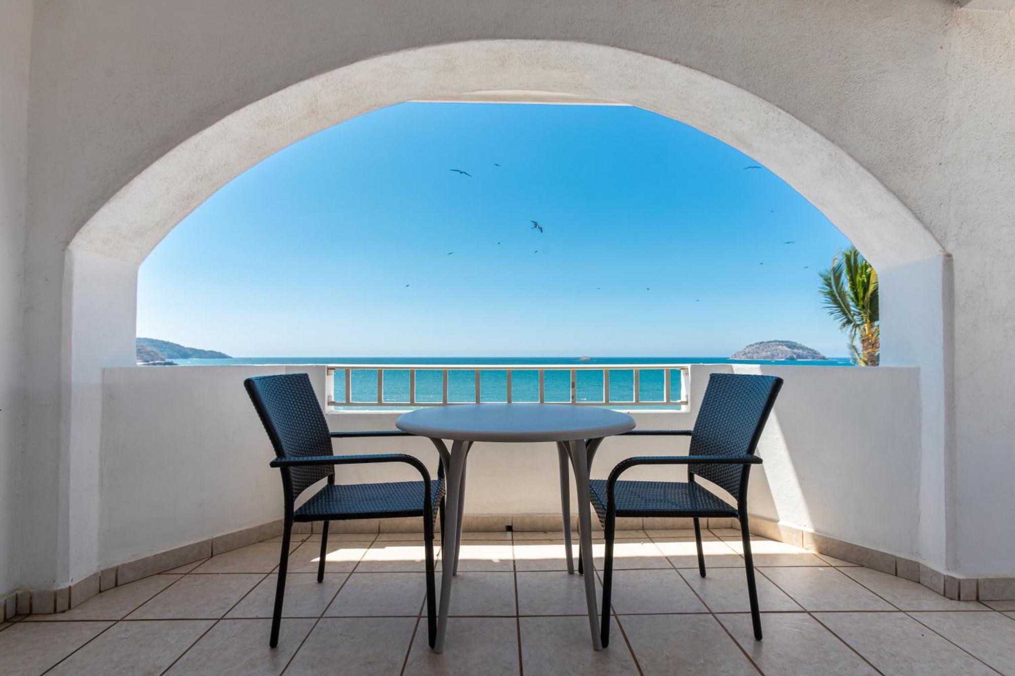 Torreblanca Beach Hotel And Suites Guayabitos - Desayuno Y Comida Incluido ริงกอน เด กัวยาบิโตส ภายนอก รูปภาพ