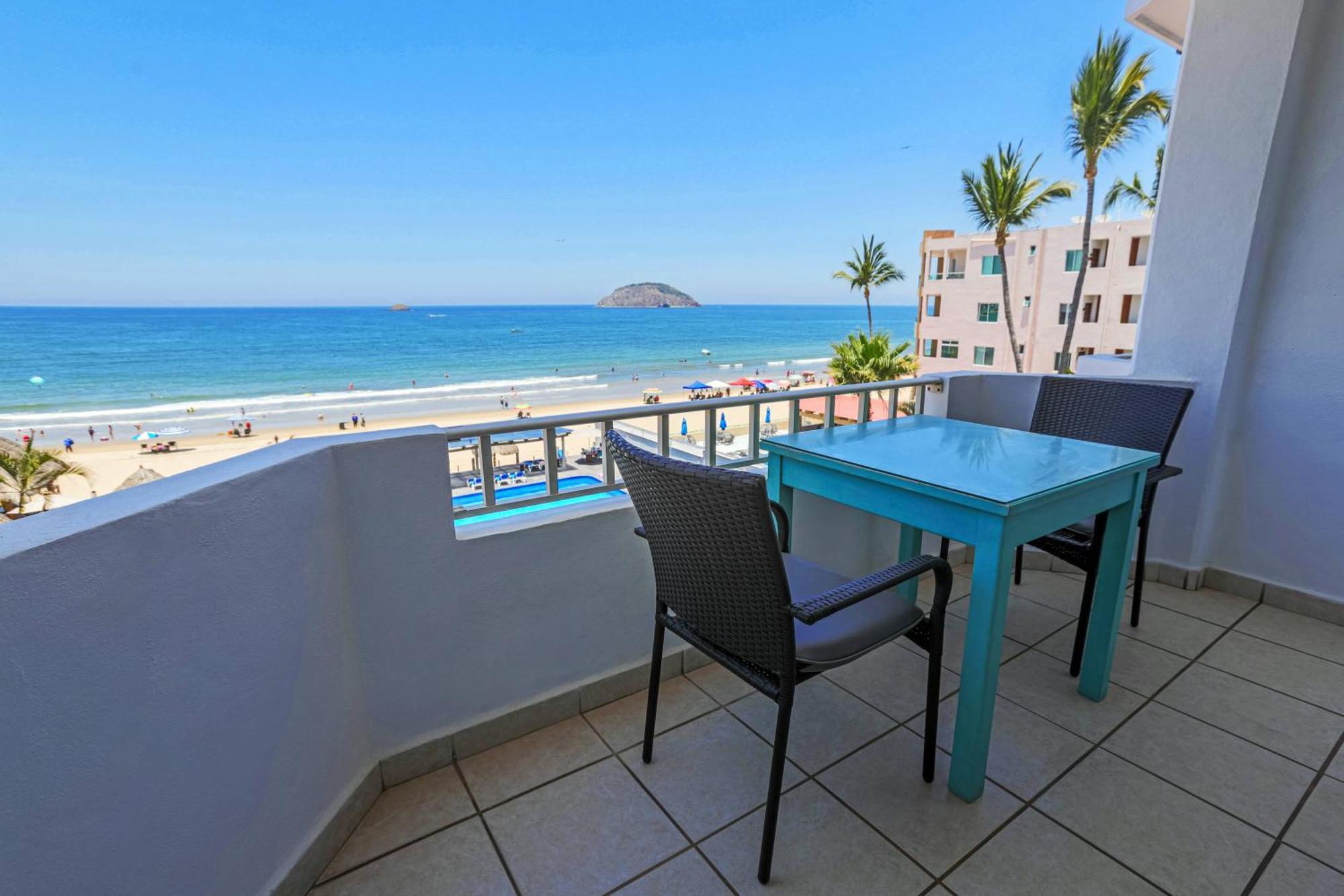 Torreblanca Beach Hotel And Suites Guayabitos - Desayuno Y Comida Incluido ริงกอน เด กัวยาบิโตส ภายนอก รูปภาพ