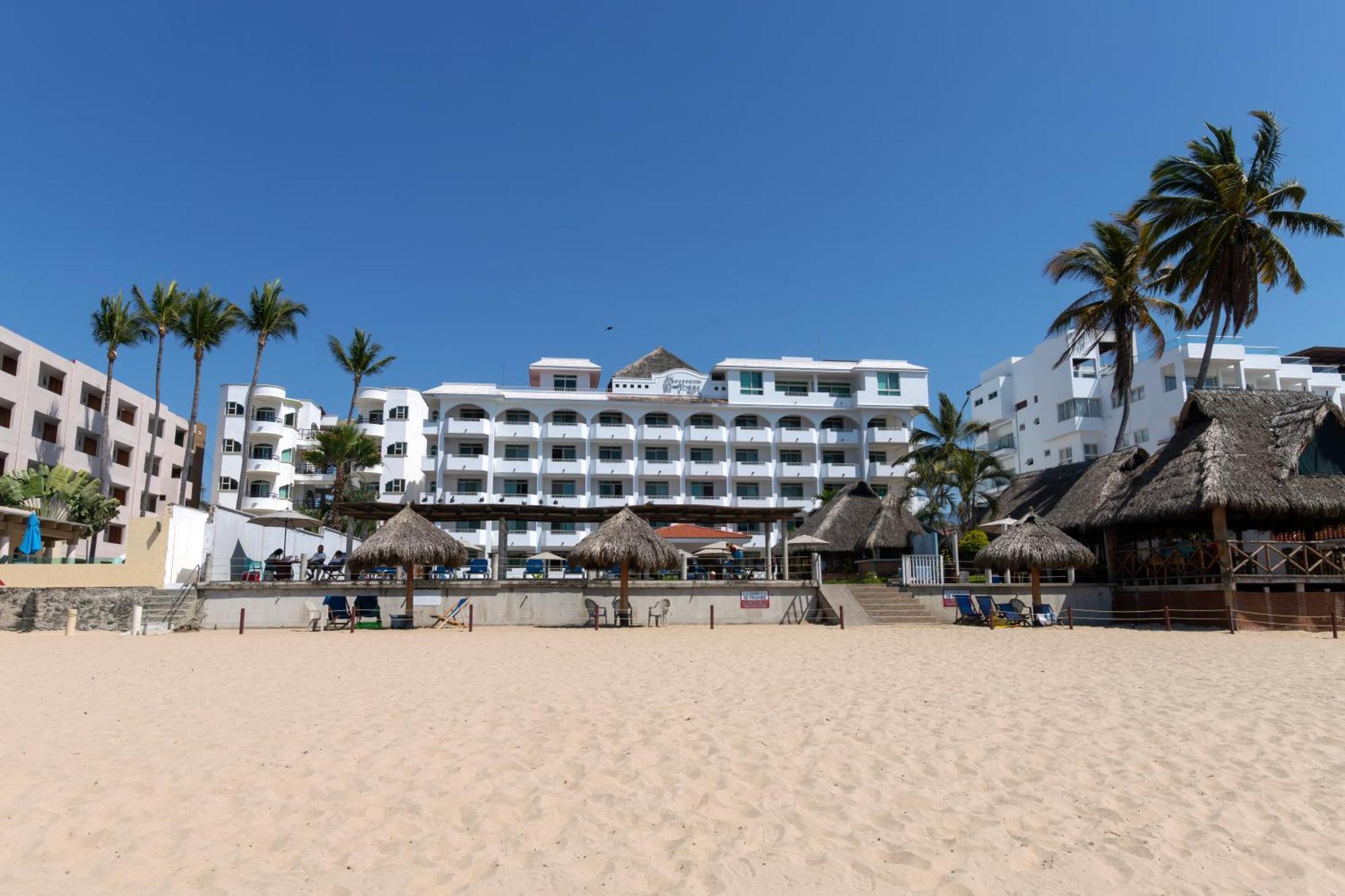 Torreblanca Beach Hotel And Suites Guayabitos - Desayuno Y Comida Incluido ริงกอน เด กัวยาบิโตส ภายนอก รูปภาพ