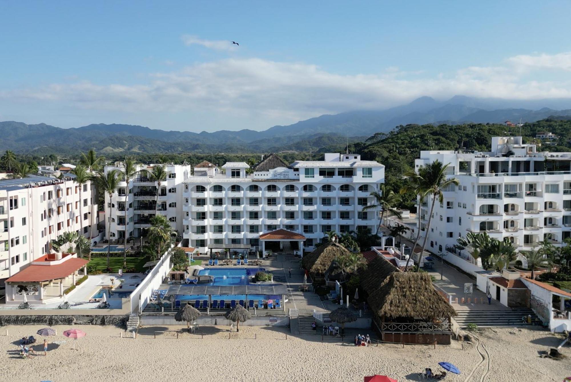 Torreblanca Beach Hotel And Suites Guayabitos - Desayuno Y Comida Incluido ริงกอน เด กัวยาบิโตส ภายนอก รูปภาพ