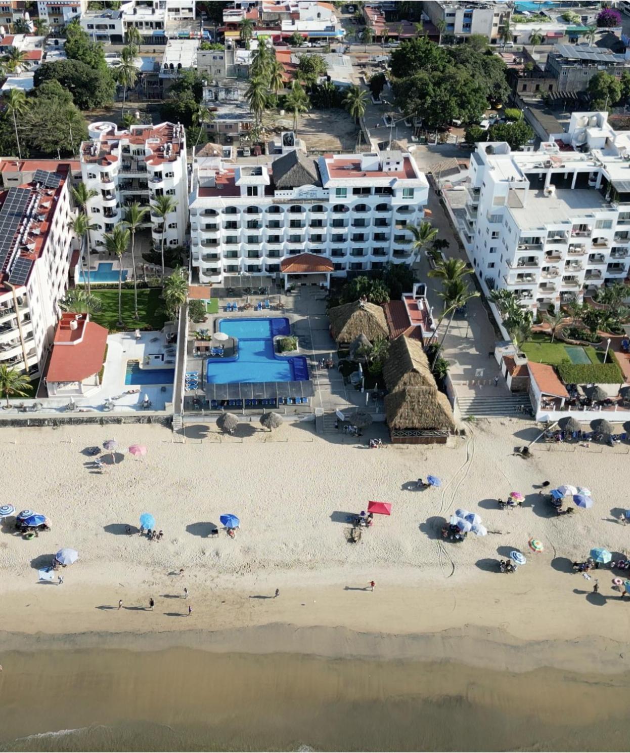 Torreblanca Beach Hotel And Suites Guayabitos - Desayuno Y Comida Incluido ริงกอน เด กัวยาบิโตส ภายนอก รูปภาพ